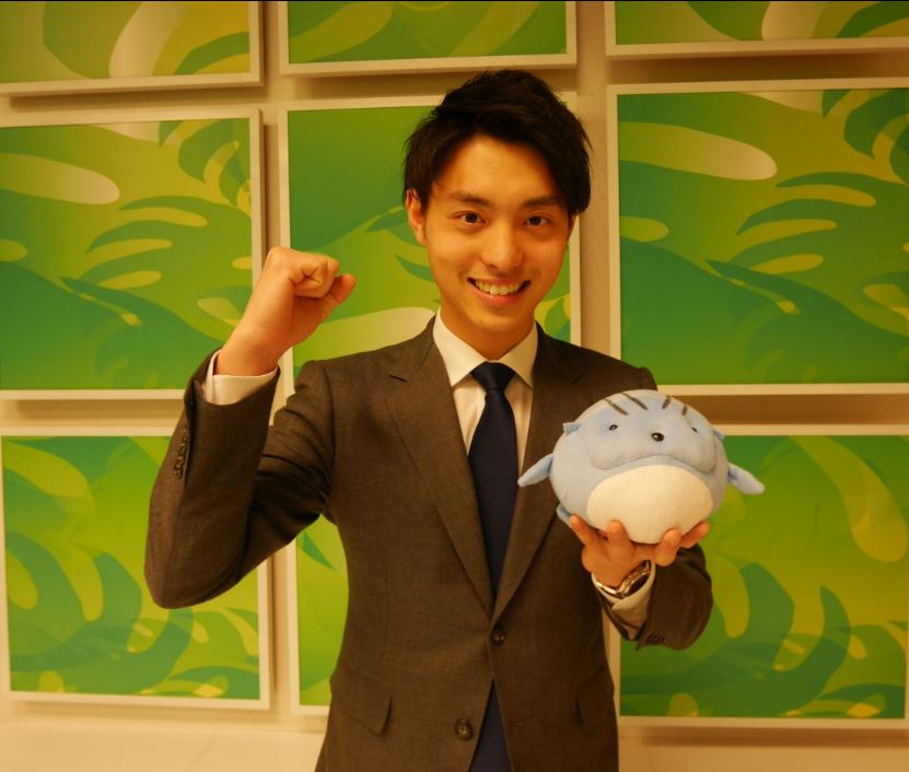 「はじめまして!新人の前田です!」